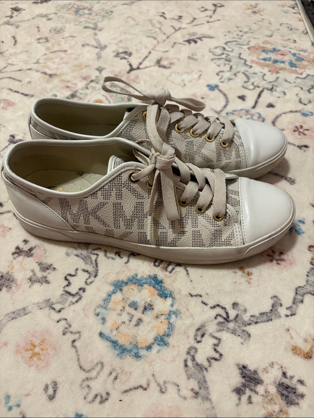 Michael Kors Women's MK Lace Up City Sneakers Vanilla Size 9 M. Women’s